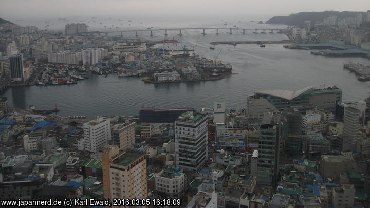 Blick vom Busan Tower auf den südlichen Hafen
