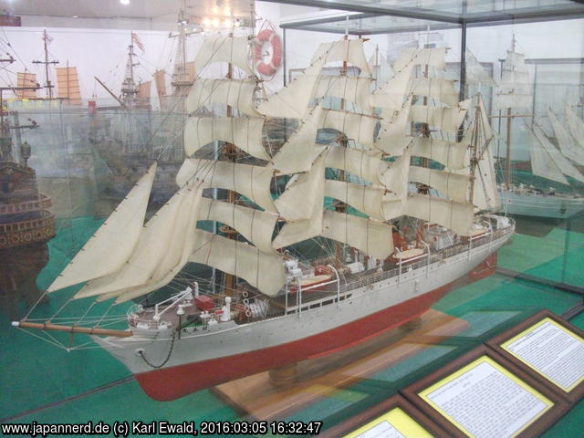 Busan Tower, Modellschiffausstellung: Nippon Maru (Japan 1930)
