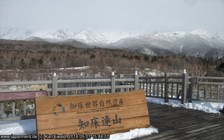 Shiretoko Goko: auch die Berge sind zu sehen, nur die Gipfel bleiben wolkenverhüllt
