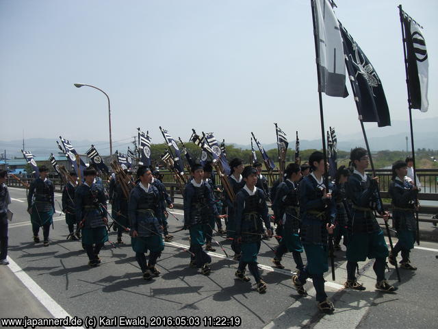 Yonezawa, Uesugi Matsuri: hier ein Trupp Bogenschützen
