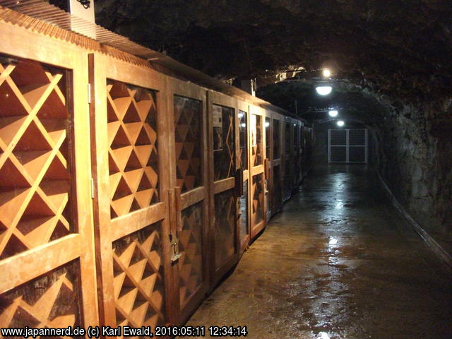 Ryusendo: Weinkeller in einem Nebenstollen der Rückweg-Treppe
