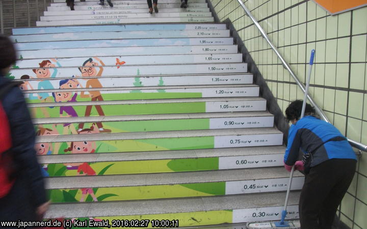 Seoul, Gongdeok Station: Kalorienangaben fürs Treppensteigen
