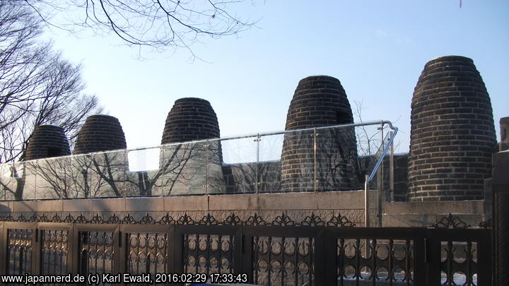 Seoul, Namsan beim Gipfel, Leuchtfeuertürme
