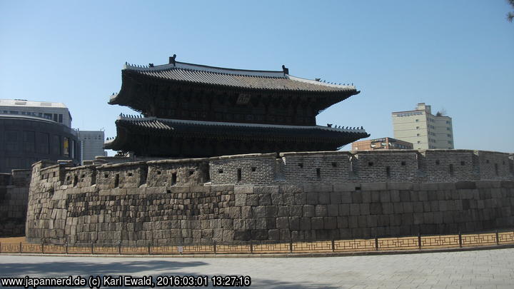 Seoul,  Heunginjimun oder Dongdaemun, das östliche Stadttor, von außen
