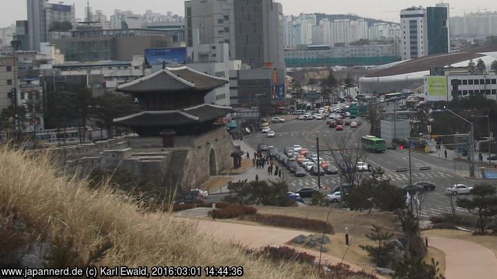 Seoul,  Heunginjimun vom benachbarten Hügel (Mauerpark) aus
