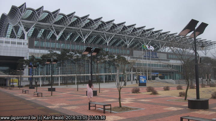 Klick für Großformat KTX-Bahnhof Singyeongju