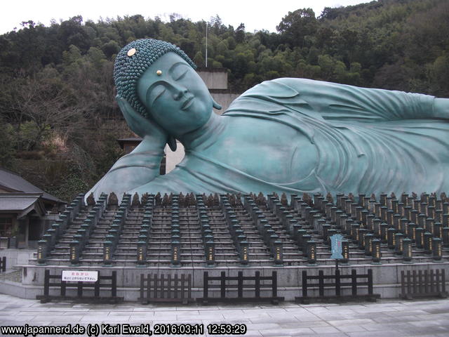 Sasaguri, Nanzo-in: liegender Buddha
