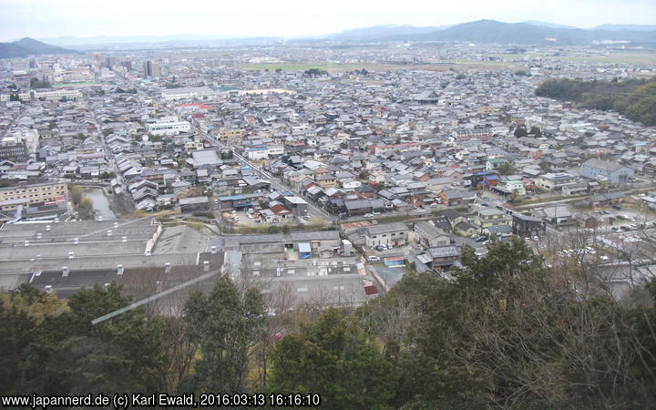 Omihachiman: Blick aus der Gondelbahn auf die Stadt
