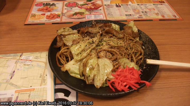 Osaka Shinsekai, Yakisoba in einem Restaurant
