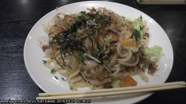 Beppu, Yakiudon in einem Restaurant
