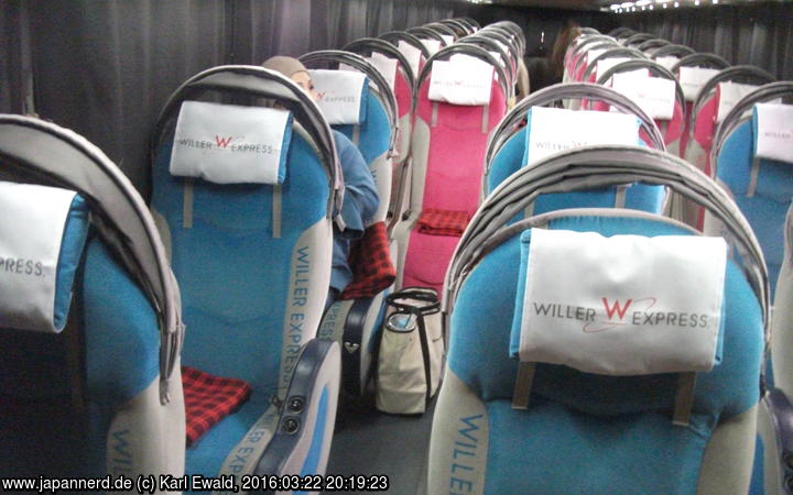Willer Express Bus der Klasse RELAX (4er-Reihen hinten)
