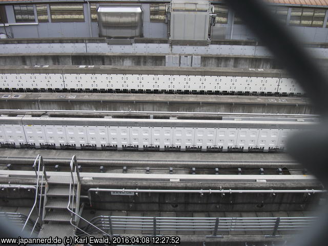 Klick für Großformat Yamanashi Prefecture Maglev Exhibition Center: Blick auf die Strecke von der Beobachtungsplattform