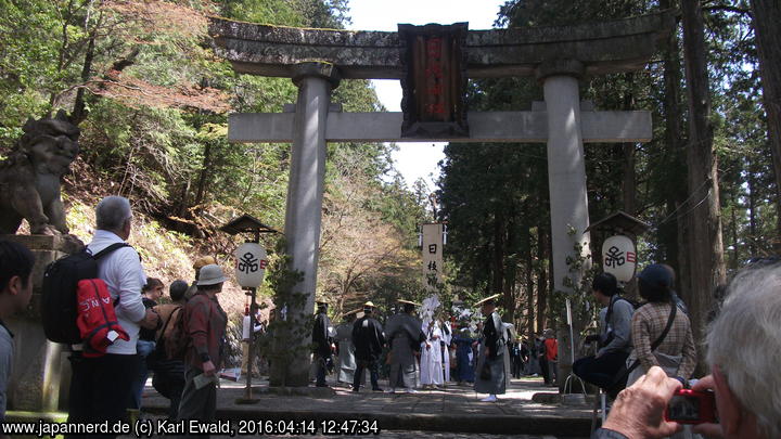Takayama Spring Matsuri: die Mikoshi-Prozession stellt sich auf
