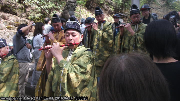 Takayama Spring Matsuri: Mikoshi-Prozession: Querflötenspieler
