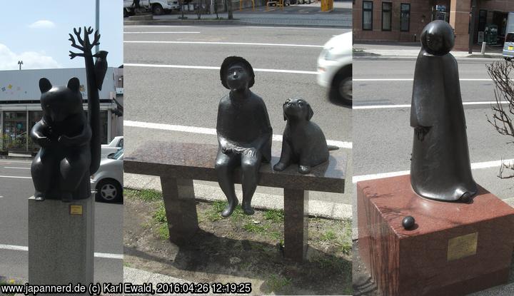 Hakodate, nahe Goryôkaku: Skulpturen am Straßenrand
